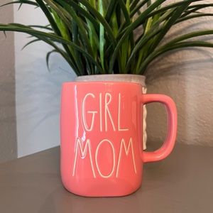 NWOT Rae Dunn “Girl Mom” mug